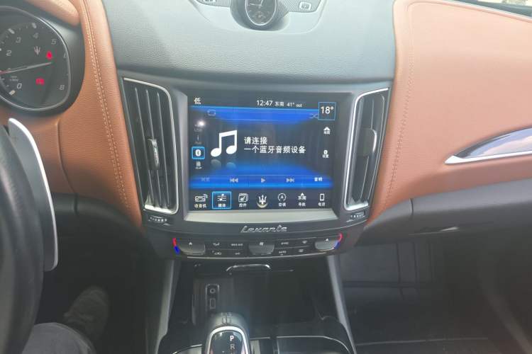 Used Maserati Levante 2016 3.0T Standard Edition Audio And AC Panel
