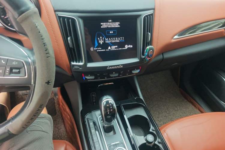 Used Maserati Levante 2016 3.0T Standard Edition Audio And AC Panel