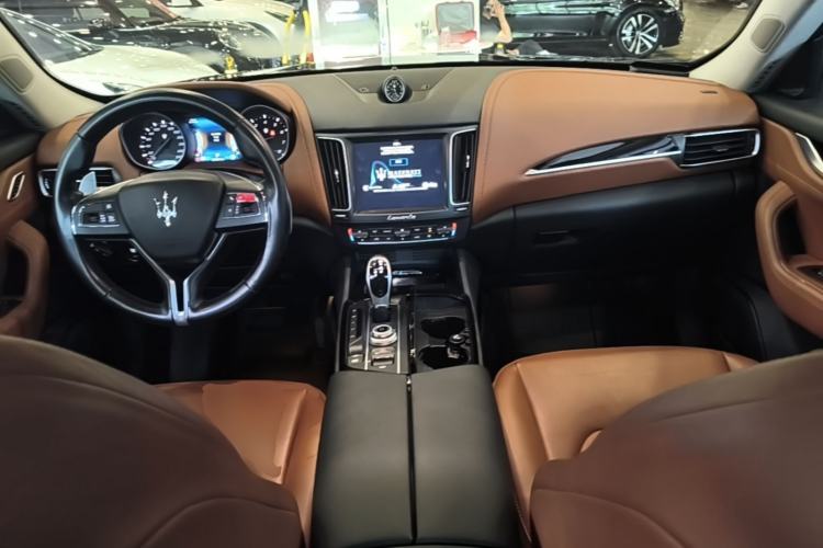 Used Maserati Levante 2016 3.0T Standard Edition Center Console