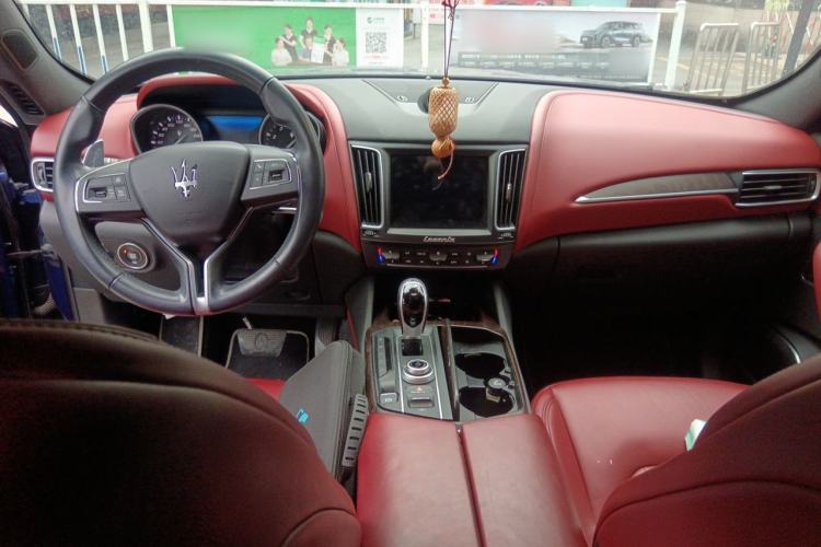 Used Maserati Levante 2016 3.0T Standard Edition Center Console