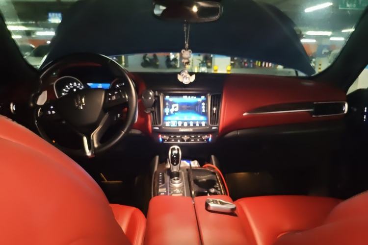 Used Maserati Levante 2016 3.0T Standard Edition Center Console
