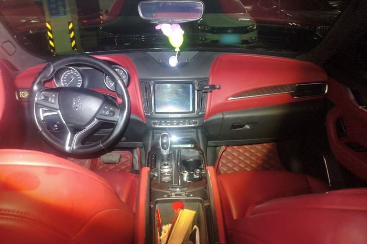 Used Maserati Levante 2016 3.0T Standard Edition Center Console