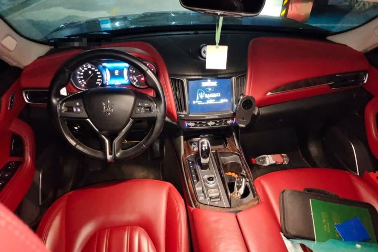 Used Maserati Levante 2016 3.0T Standard Edition Center Console