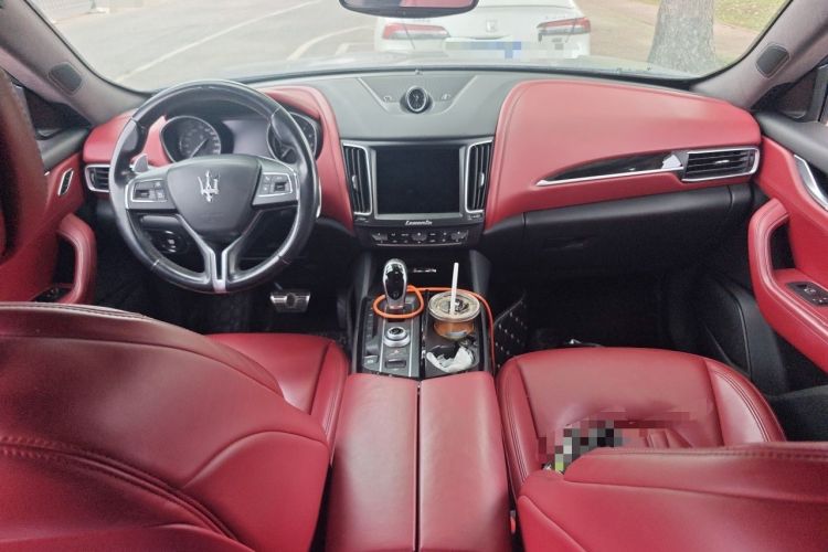 Used Maserati Levante 2016 3.0T Standard Edition Center Console