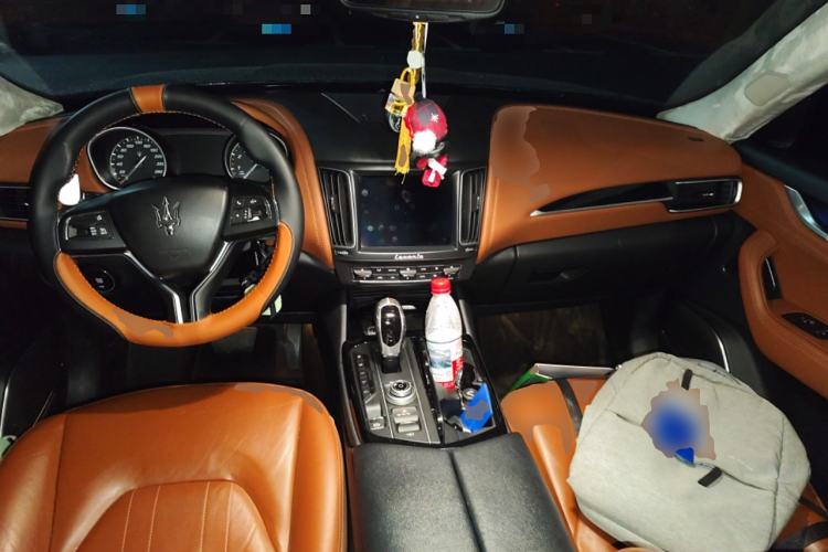 Used Maserati Levante 2016 3.0T Standard Edition Center Console