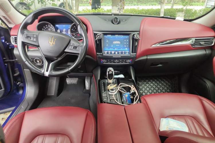 Used Maserati Levante 2016 3.0T Standard Edition Center Console