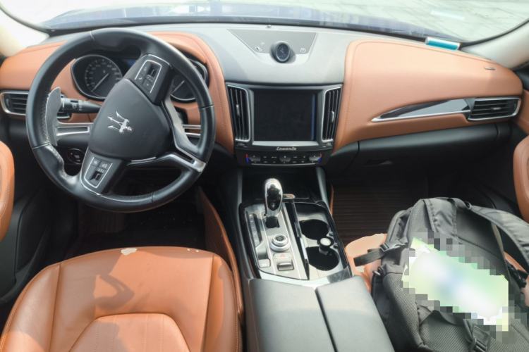 Used Maserati Levante 2016 3.0T S Standard Model Center Console