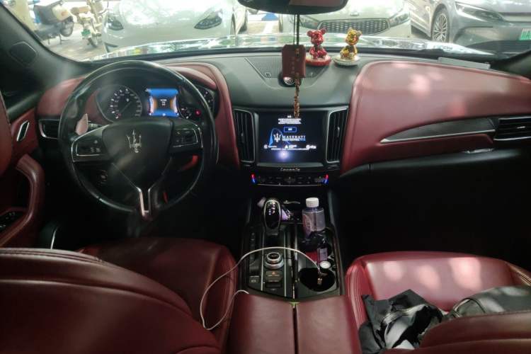 Used Maserati Levante 2016 3.0T Standard Edition Center Console
