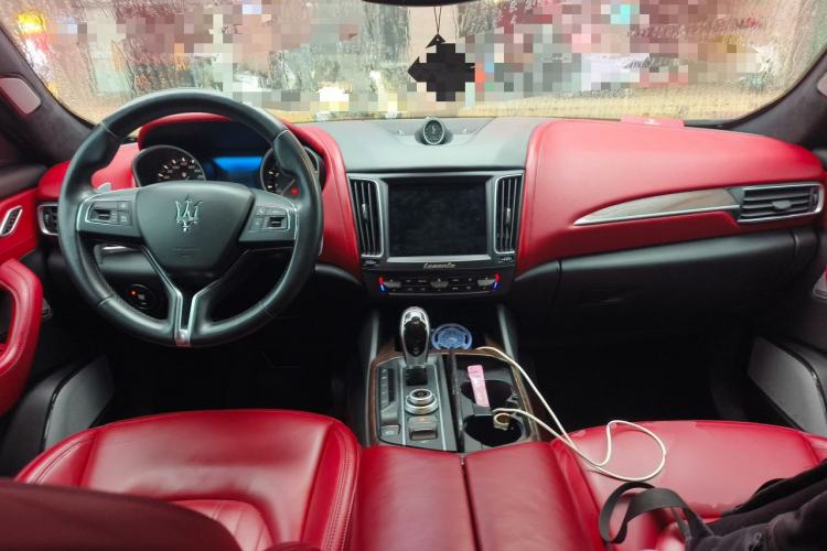 Used Maserati Levante 2016 3.0T Standard Edition Center Console