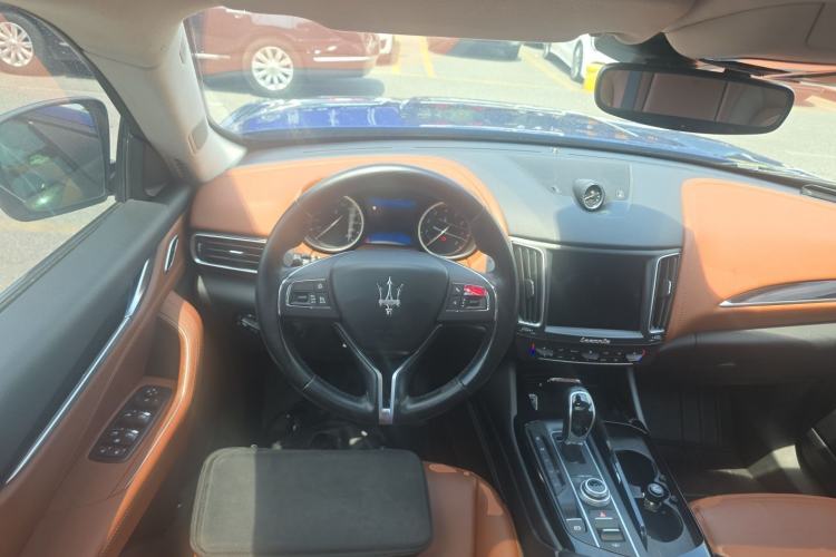 Used Maserati Levante 2016 3.0T Standard Edition Center Console