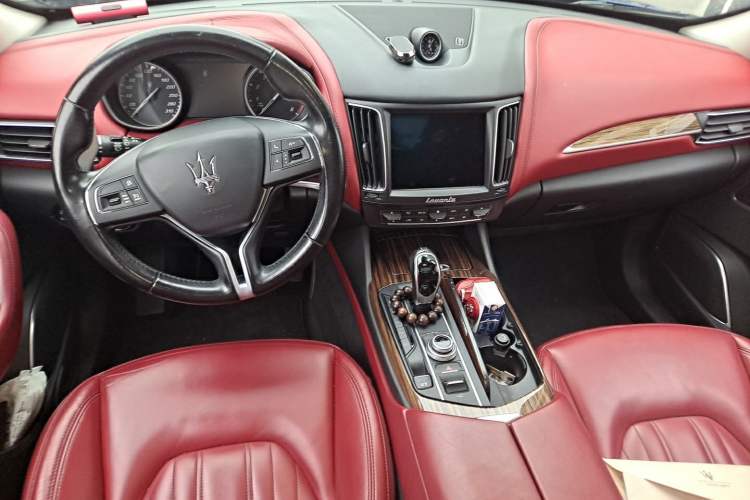 Used Maserati Levante 2016 3.0T Standard Edition Center Console