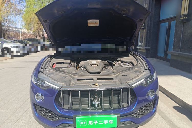 Used Maserati Levante 2016 3.0T Standard Edition Engine Bay