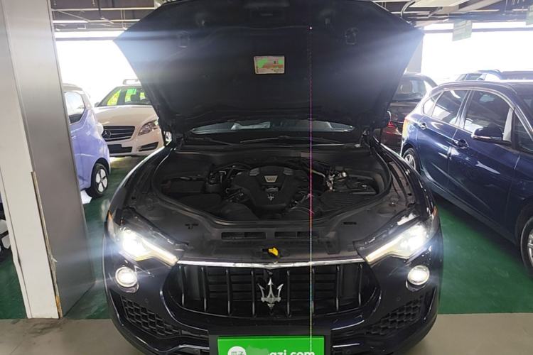 Used Maserati Levante 2016 3.0T Standard Edition Engine Bay