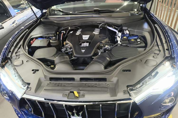 Used Maserati Levante 2016 3.0T Standard Edition Engine Bay
