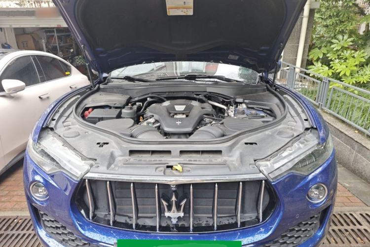 Used Maserati Levante 2016 3.0T Standard Edition Engine Bay