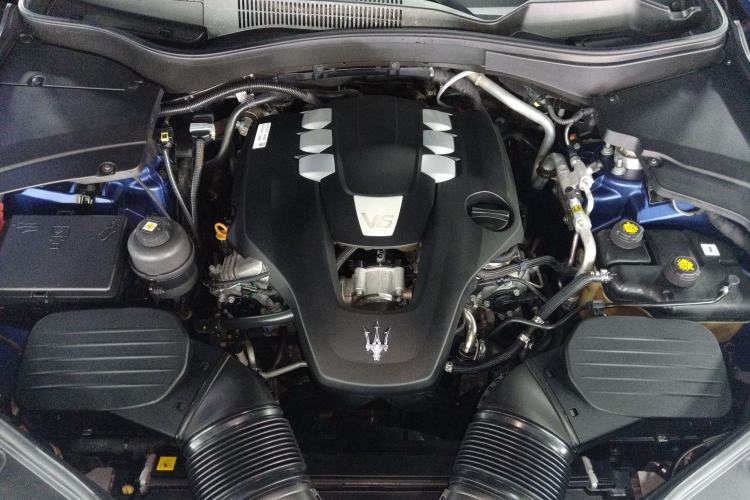 Used Maserati Levante 2016 3.0T Standard Edition Engine Bay