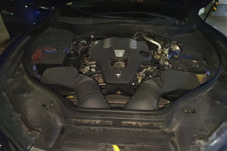 Used Maserati Levante 2016 3.0T Standard Edition Engine Bay