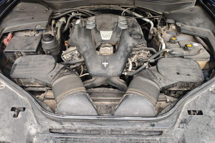 Used Maserati Levante 2016 3.0T Standard Edition Engine Bay