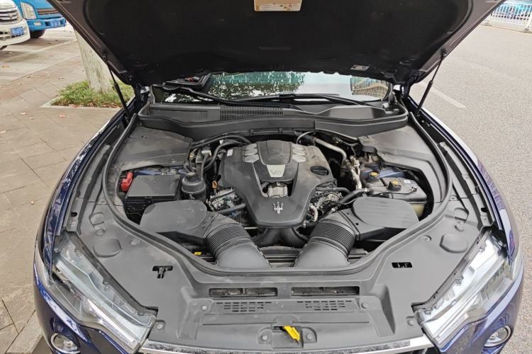 Used Maserati Levante 2016 3.0T Standard Edition Engine Bay