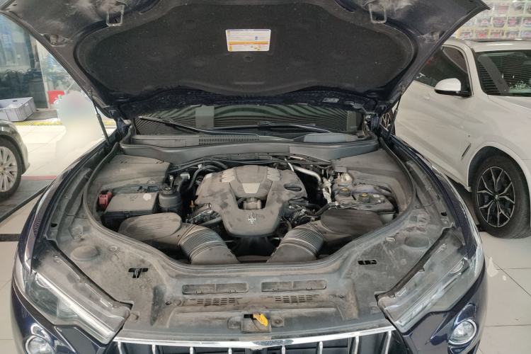 Used Maserati Levante 2016 3.0T Standard Edition Engine Bay