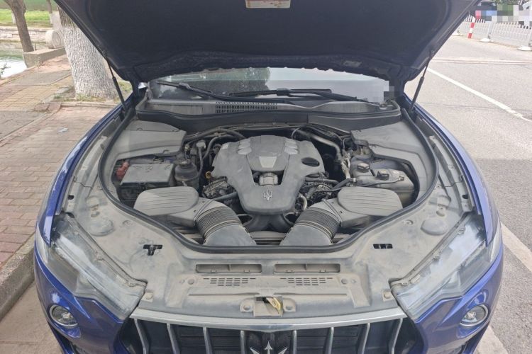 Used Maserati Levante 2016 3.0T Standard Edition Engine Bay