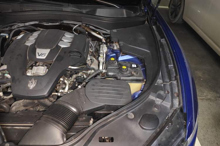 Used Maserati Levante 2016 3.0T Standard Edition Engine Bay Left