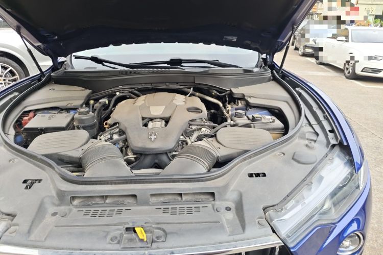 Used Maserati Levante 2016 3.0T Standard Edition Engine Bay Left