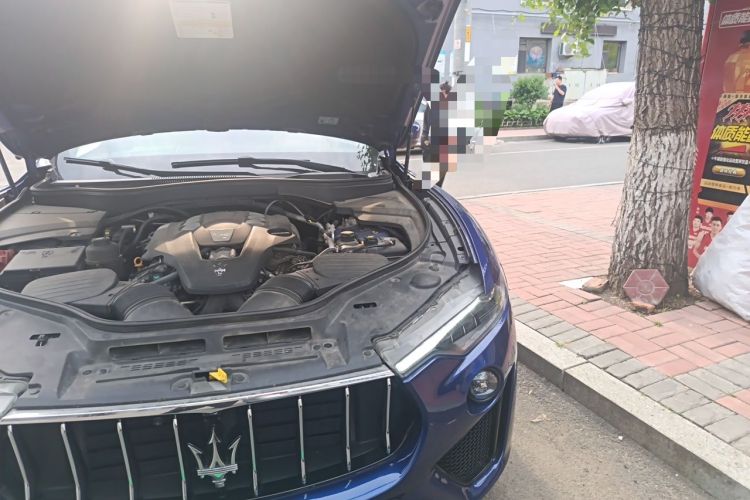 Used Maserati Levante 2016 3.0T S Standard Model Engine Bay Left
