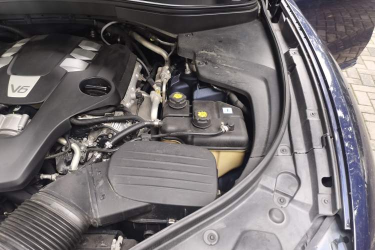 Used Maserati Levante 2016 3.0T Standard Edition Engine Bay Left
