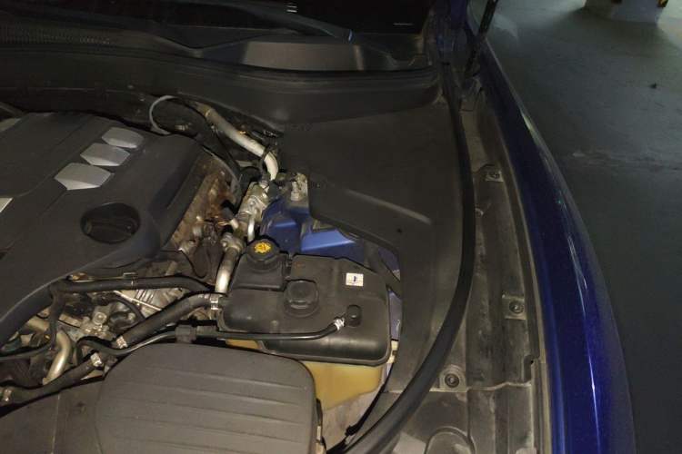 Used Maserati Levante 2016 3.0T Standard Edition Engine Bay Left