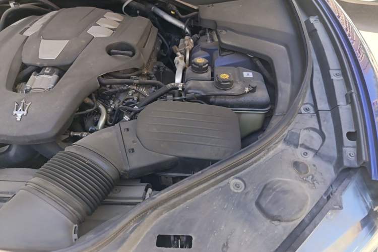 Used Maserati Levante 2016 3.0T Standard Edition Engine Bay Left