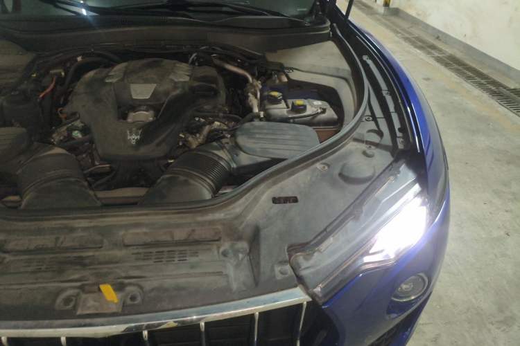Used Maserati Levante 2016 3.0T Standard Edition Engine Bay Left