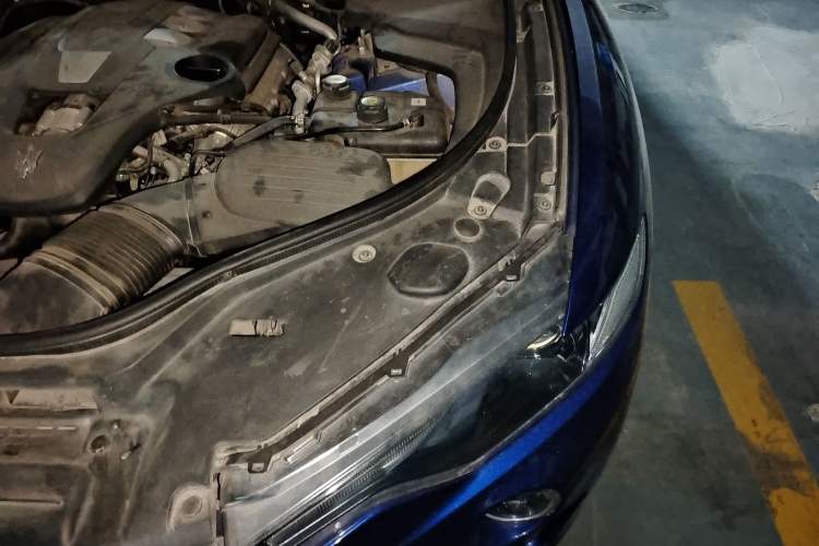 Used Maserati Levante 2016 3.0T Standard Edition Engine Bay Left