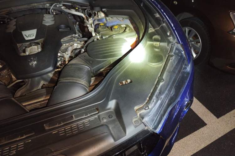 Used Maserati Levante 2016 3.0T Standard Edition Engine Bay Left