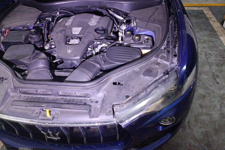 Used Maserati Levante 2016 3.0T Standard Edition Engine Bay Left