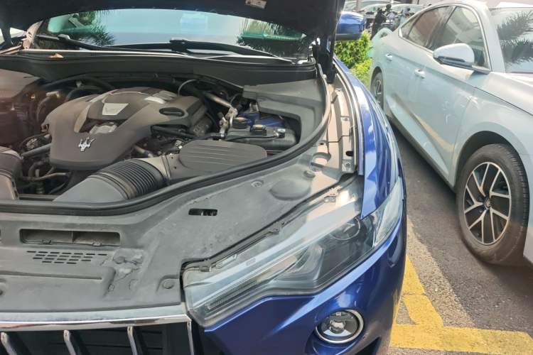Used Maserati Levante 2016 3.0T Standard Edition Engine Bay Left