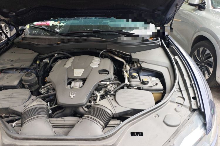 Used Maserati Levante 2016 3.0T Standard Edition Engine Bay Left