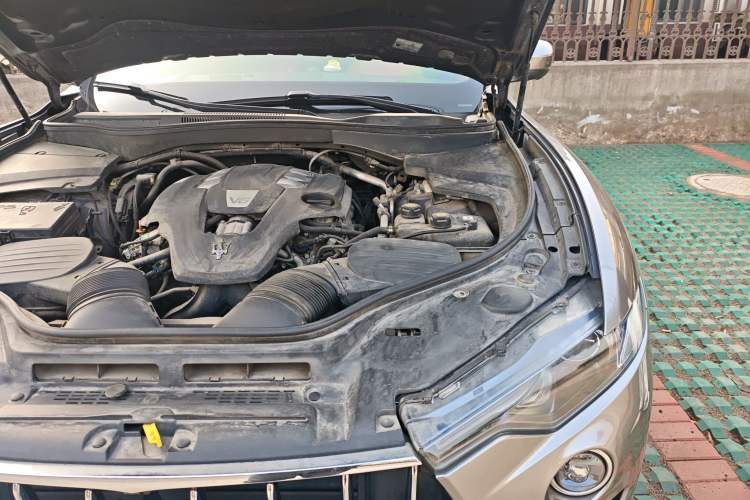Used Maserati Levante 2016 3.0T Standard Edition Engine Bay Left