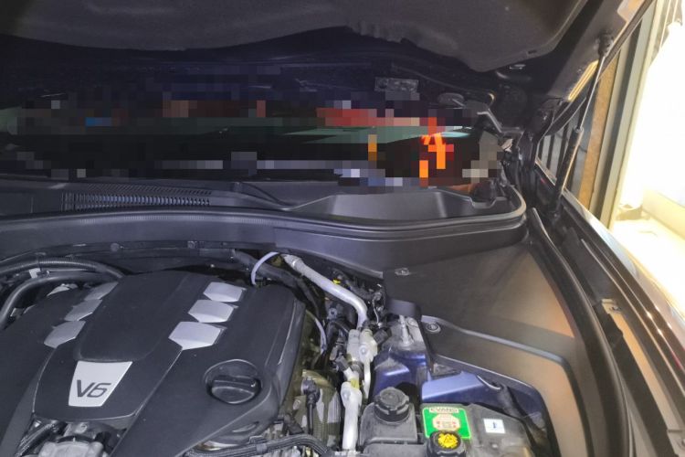 Used Maserati Levante 2016 3.0T Standard Edition Engine Bay Left