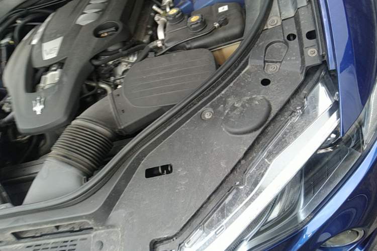 Used Maserati Levante 2016 3.0T Standard Edition Engine Bay Left