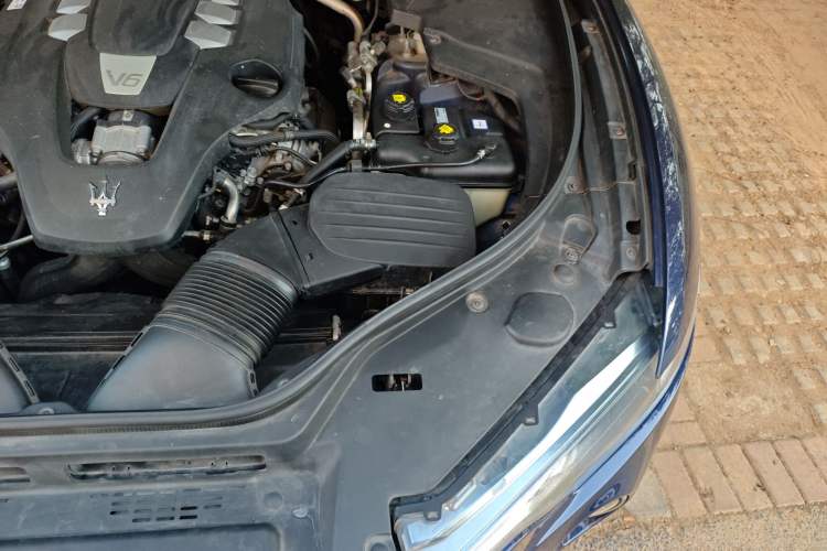 Used Maserati Levante 2016 3.0T Standard Edition Engine Bay Left