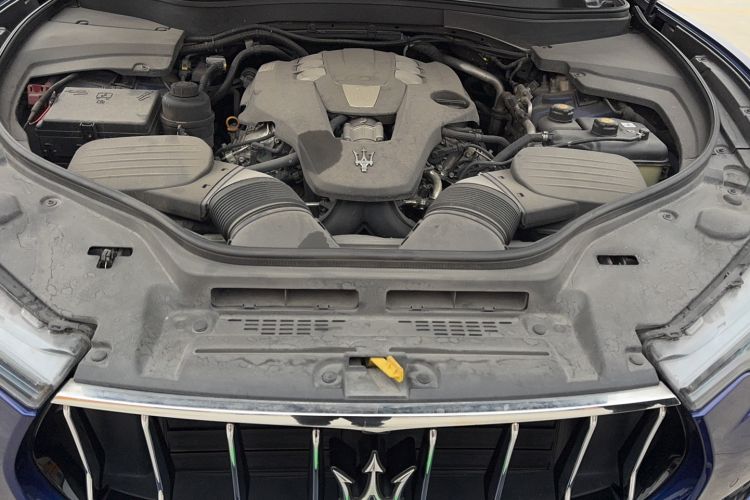 Used Maserati Levante 2016 3.0T Standard Edition Engine Bay