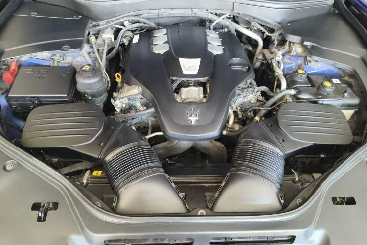 Used Maserati Levante 2016 3.0T Standard Edition Engine Bay
