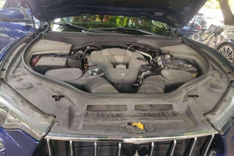Used Maserati Levante 2016 3.0T Standard Edition Engine Bay