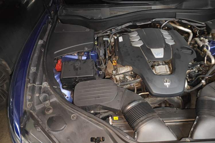 Used Maserati Levante 2016 3.0T Standard Edition Engine Bay Right