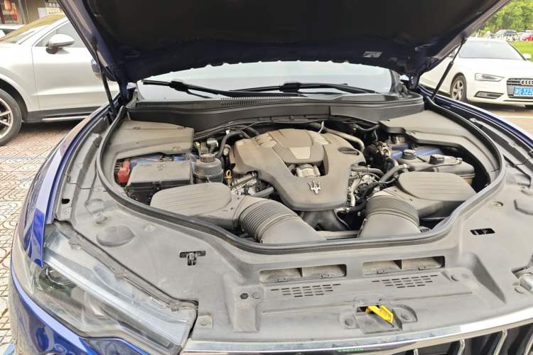 Used Maserati Levante 2016 3.0T Standard Edition Engine Bay Right
