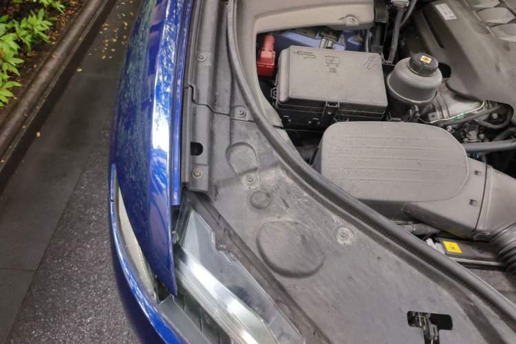 Used Maserati Levante 2016 3.0T Standard Edition Engine Bay Right