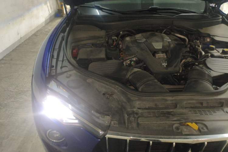 Used Maserati Levante 2016 3.0T Standard Edition Engine Bay Right