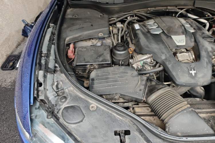 Used Maserati Levante 2016 3.0T Standard Edition Engine Bay Right
