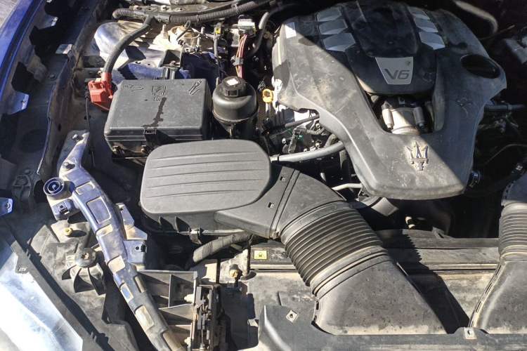 Used Maserati Levante 2016 3.0T Standard Edition Engine Bay Right